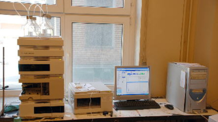 Analytical and semi-preparative HPLC system